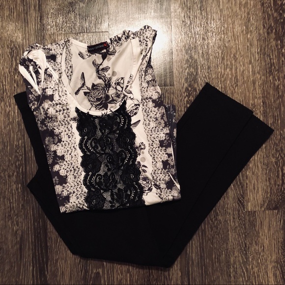 Body Central Tops - ✨HOST PICK!🎉✨Black & White Floral Print Top! 🖤